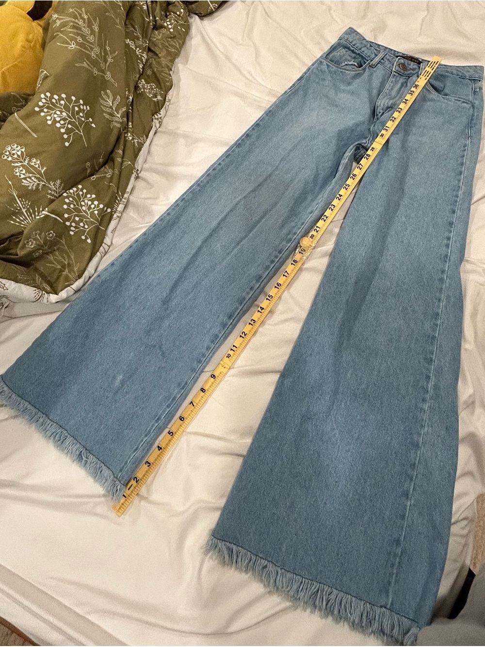 Zoe One Wide Leg Barrel Jeans Womens Size 36 Light Wash Y2K High Rise Frayed Hem